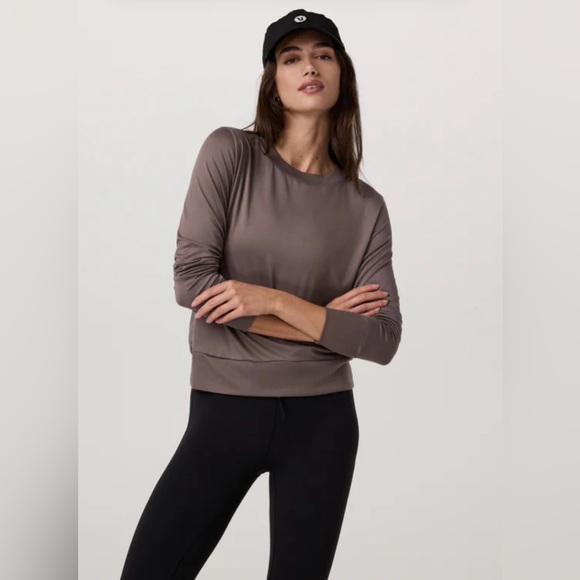 Vuori Womens Sz L Daydream Crew Ultra-lightweight Long Sleeve Tee Shirt Top - Picture 2 of 8